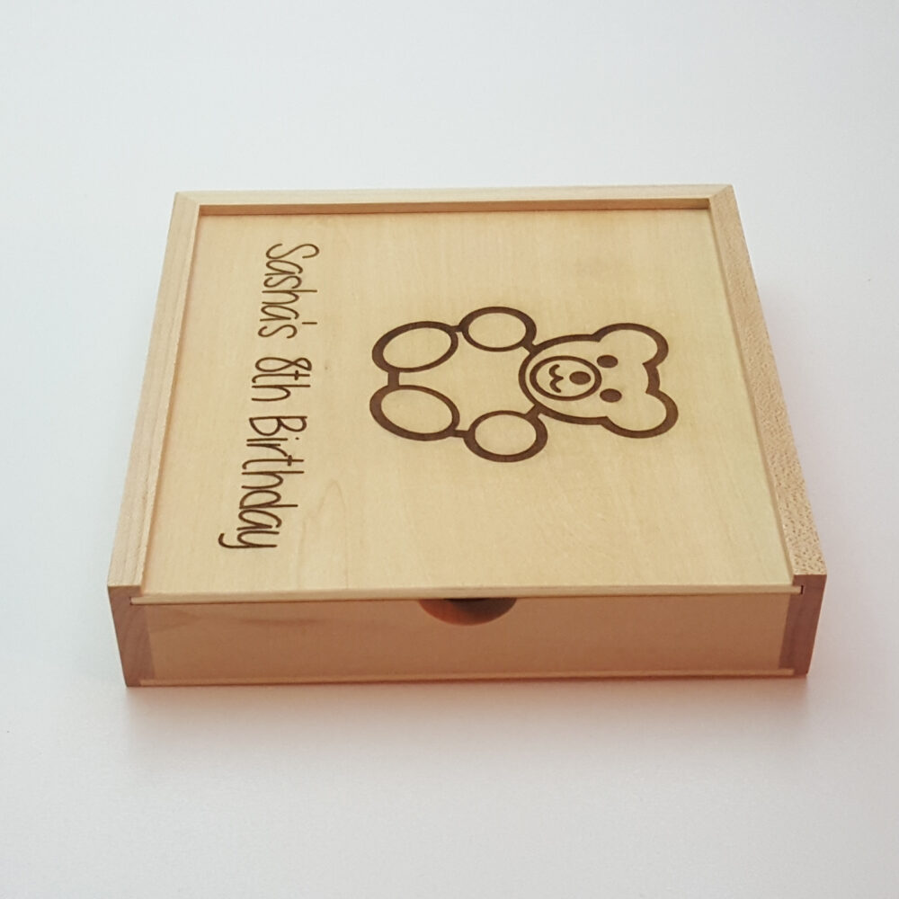 Wooden 6x4 Print Box with USB Drive - Maple - Image 4