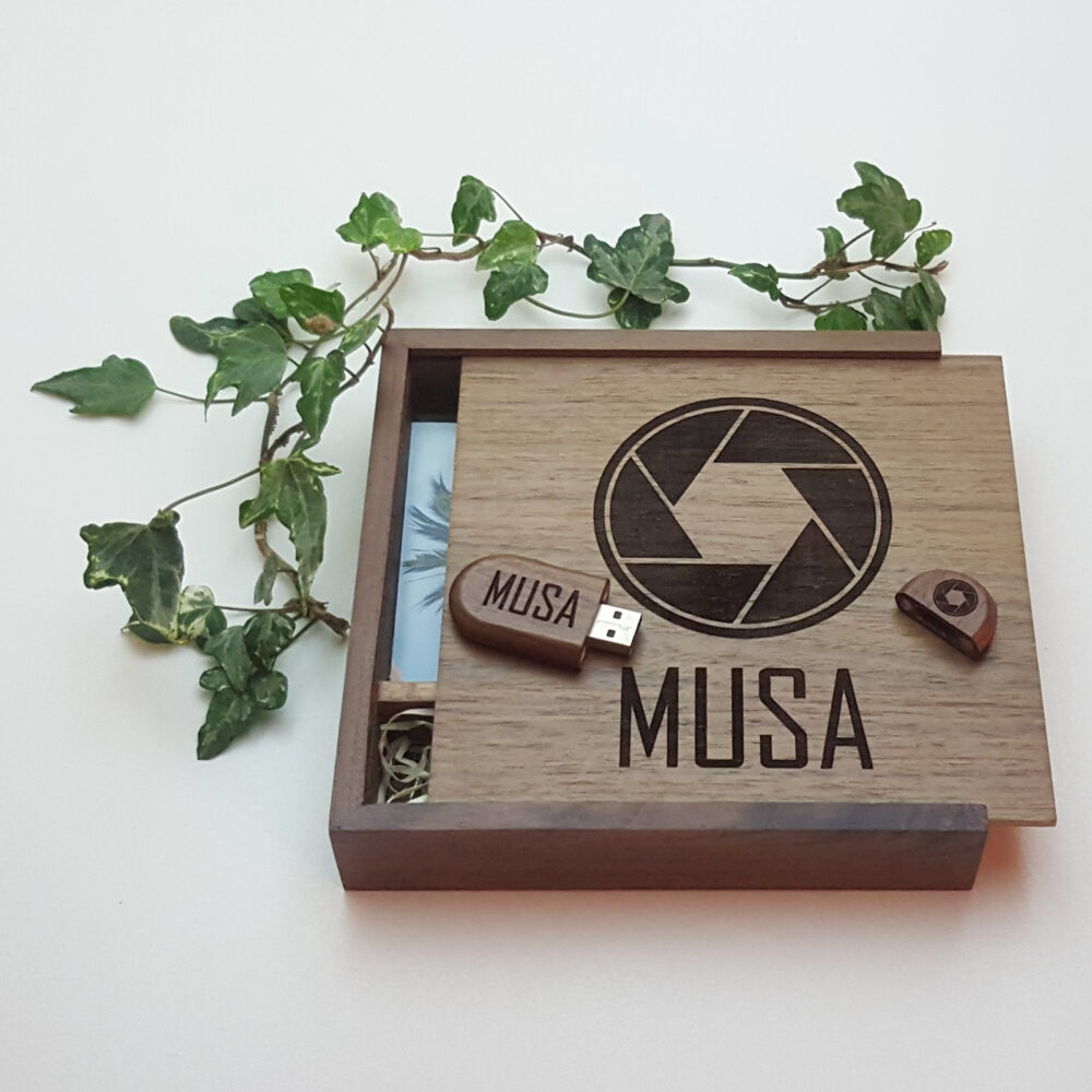 Wooden 6x4 Print Box with USB Drive - Walnut