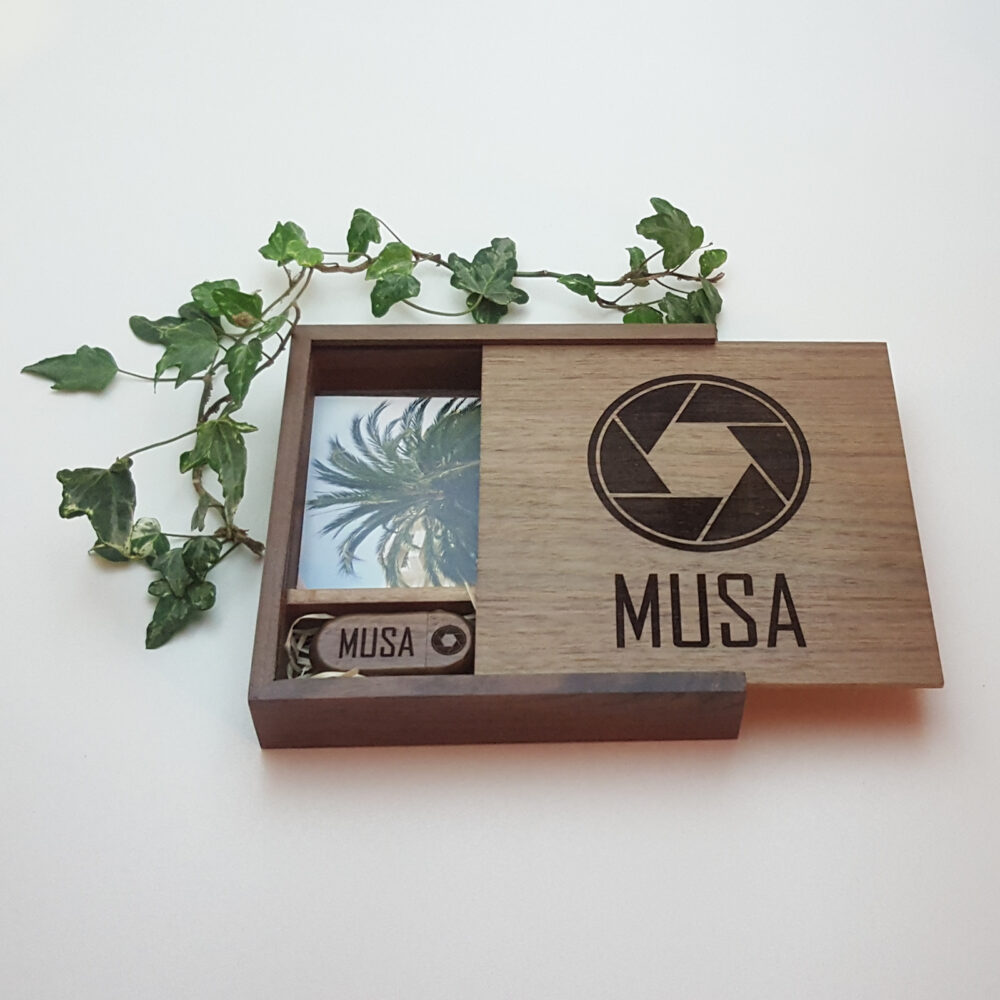 Wooden 6x4 Print Box with USB Drive - Walnut - Image 2